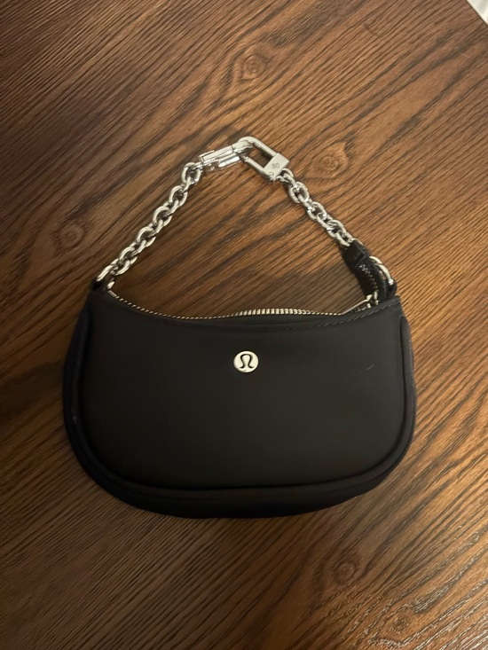 lululemon athletica Handbags - City Essentials Nano Shoulder Bag